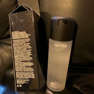 MAC prep and prime spray / NWOT